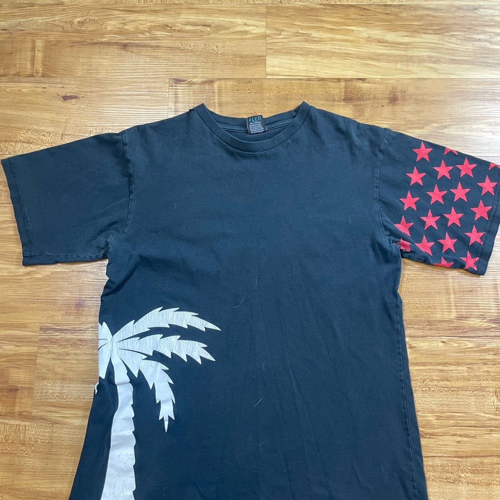 Black tee